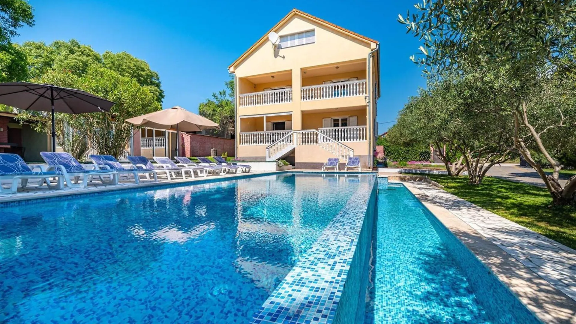 My Dalmatia - Holiday Home Blanka With Private Infinity Pool Kakma